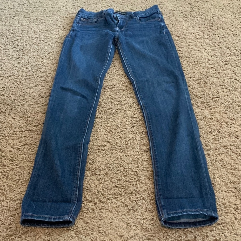 Size 2 mid rise skinny jeans.